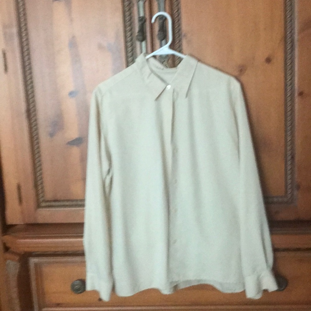 Woman’s blouse